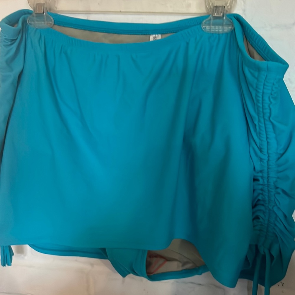 Aqua swim skirted bottoms. Lane Bryant 24